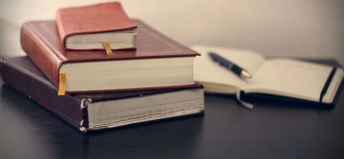Hiring your first employee in NSW? Avoid Fair Work risks with this legal checklist covering contracts, awards, superannuation, classification, and day-one obligations.